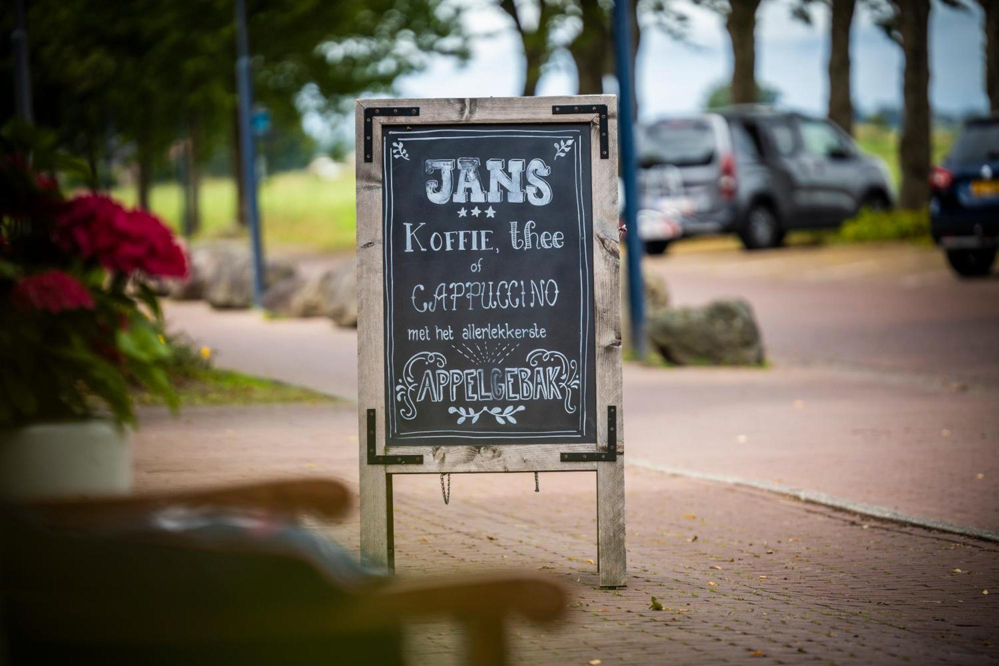 Hotel Jans Rijs Екстер'єр фото
